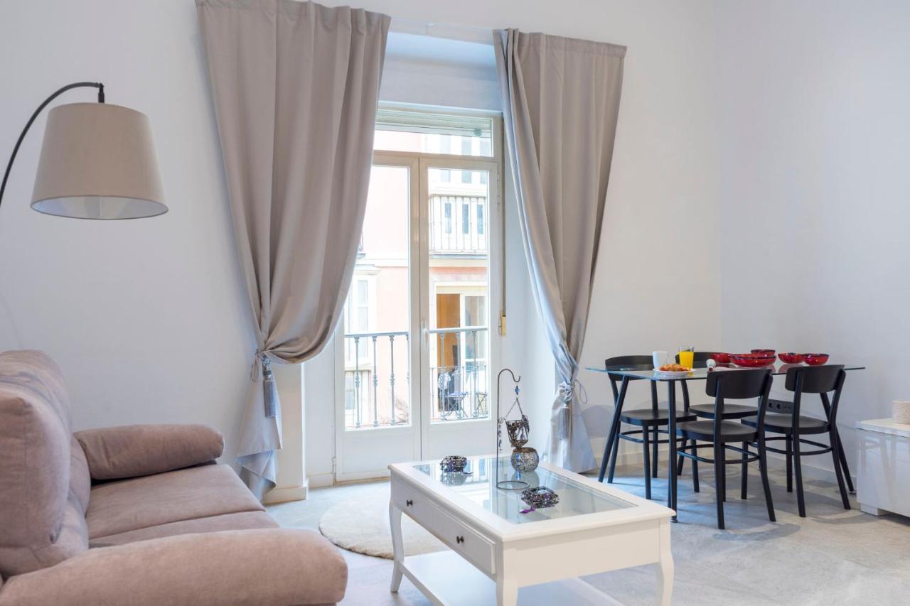 Acogedor Apartamento En Pleno Centro De Malaga By Sharingco 아파트 외부 사진